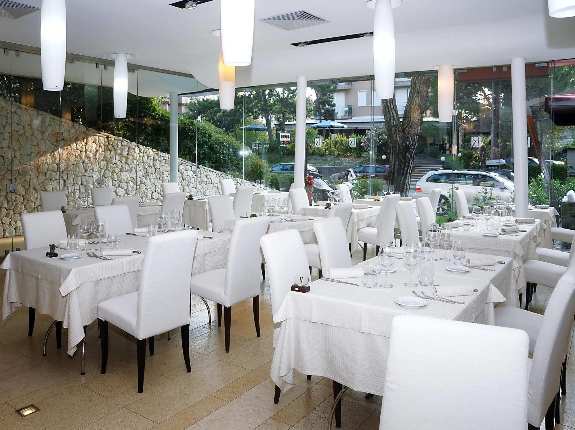 Hotel Rex Lignano Sabbiadoro Zewnętrze zdjęcie