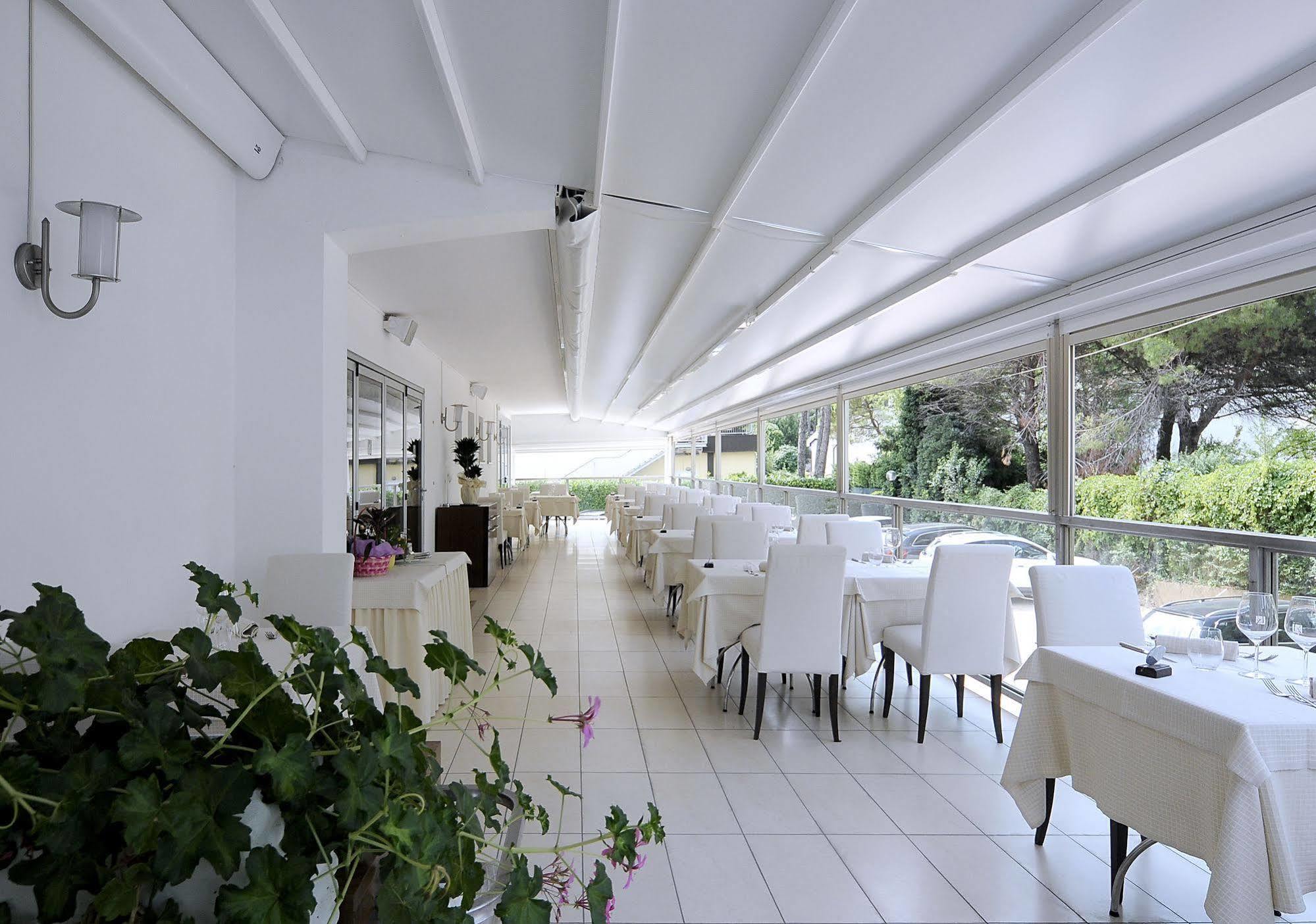 Hotel Rex Lignano Sabbiadoro Zewnętrze zdjęcie